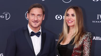 El futbolista Francesco Totti y su ahora expareja, la presentadora Ilary Blasi, en una gala el 27 de febrero de 2018, en Mónaco.