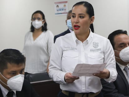 La alcaldesa de Cuauhtémoc, Sandra Cuevas, ha ofrecido disculpas públicas a los mandos policiales que la denunciaron por agresión.