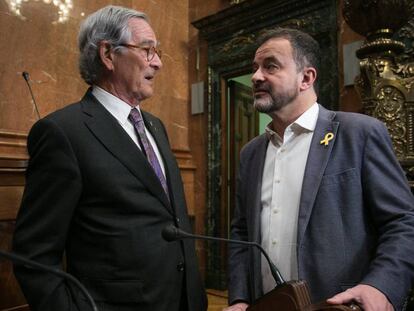 Los concejales Xavier Trias (I) del PDeCAT y Alfred Bosch (D), de Esquerra Republicana.