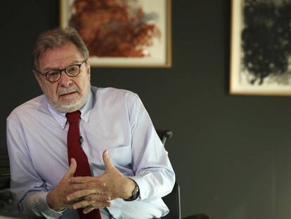 O presidente do PRISA, Juan Luis Cebrián, durante a entrevista.