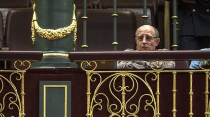 Ángel Hernández en la tribuna de invitados en el Congreso. 