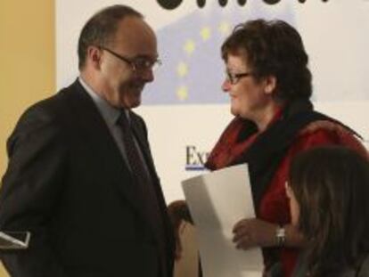 Sabine Lautenschl&auml;ger, miembro del Comit&eacute; Ejecutivo del Banco Central Europeo, y Luis Mar&iacute;a Linde, gobernador del Banco de Espa&ntilde;a.