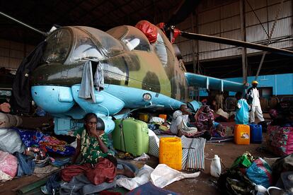 Campamento para desplazados en el aeropuerto internacional Mpoko en Bangui (República Centroafricana).