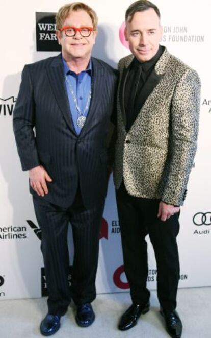 Elton John (izquierda) y David Furnish, en una gala de su fundación