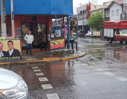 Evaristo Oroña en una de las calles principales de Buenos Aires.