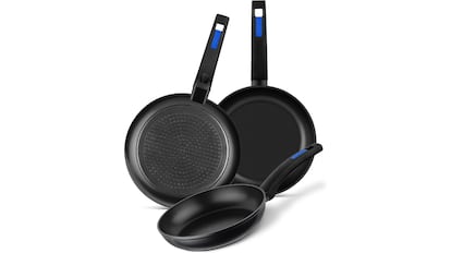 View of the cookware set on sale on Amazon.