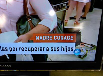 En 'Espejo público', en Antena 3, se escapó un "madre corage" en lugar de "madre coraje" y los tuiteros estuvieron atentos al error.