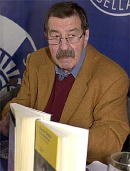 El Premio Nobel alemán Günter Grass, durante la presentación de su último libro en Madrid.