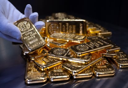 Lingotes de oro en una caja fuerte, en el establecimiento de metales preciosos Pro Aurum, en Múnich, el 4 de abril.
