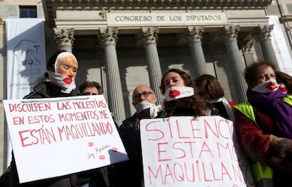 Protesta frente al Congreso de los Diputados contra la Ley de Seguridad Ciudadana.