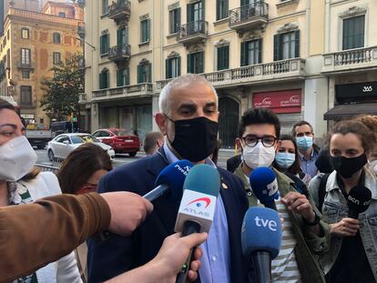 El líder de Cs en Catalunya, Carlos Carrizosa, en una concentración el pasado mayo en Barcelona. / EUROPA PRESS