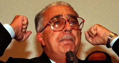 Armando Cossutta, durante un mitin en Roma en 1999.