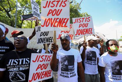 Ciudadanos haitianos clamaban justicia por el presidente Jovenel Moïse durante una marcha en Puerto Príncipe el pasado octubre.