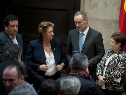 Fabra, tras la presentación del plan de empleo, con Rita Barberá, Luisa Pastor y Alfonso Rus.