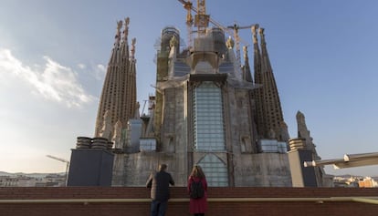 La Sagrada Família vista des del terrat de l'edifici del carrer de Mallorca.