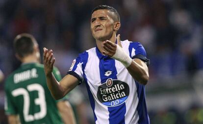 El deportivista Fayçal Fajr se lamenta tras una ocasión perdida durante la pasada jornada.