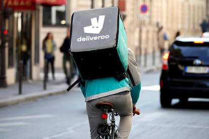 Los “riders” han denunciado ante la Inspección de Trabajo a Deliveroo