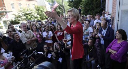 La candidata demócratra Elizabeth Warren en Peterborough, el lunes.