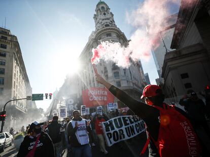 Manifestación contra las medidas económicas del Gobierno, el 12 de mayo en Buenos Aires.