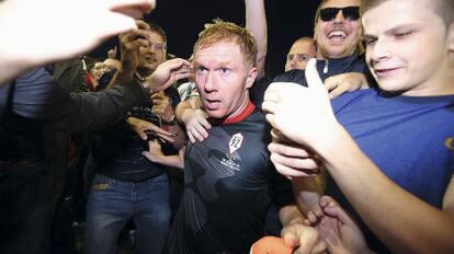 En 2014 Paul Scholes, retirado año y medio antes, jugó con sus compañeros un amistoso contra el Salford. Luego se negó a volver a calzarse las botas.