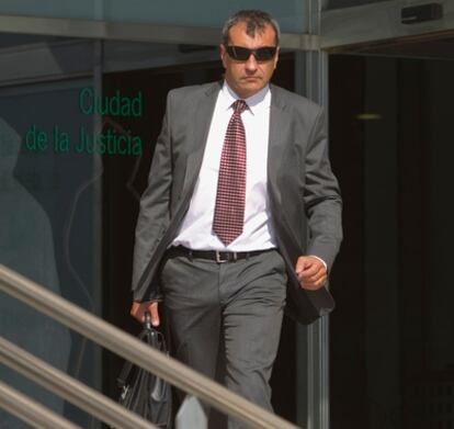 El exjefe de la Policía Local de Marbella, Rafael del Pozo, a la salida del juicio.