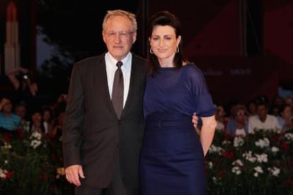El director de cine Michael Mann y su hija, también directora y productora Ami Canaan Mann en la premiere de 'Texas Killing Fields' en el festival de cine de Venecia.
