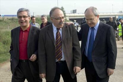 Joan Saura, Josep Lluís Carod Rovira  y José Montilla, el día antes de las elecciones.