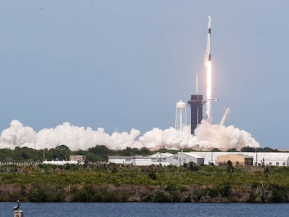 Una imagen del lanzamiento del Falcon 9 en Cabo Cañaveral (Florida, EE UU).