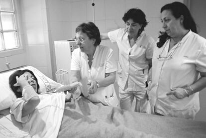 La Angelines Mingoranze junto a supervisora Antonia Vives, Teresa y Rosa.