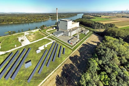 Hoy en día la central pertenece al grupo EVN, que hacer de Zwentendorf un mensaje para las futuras generaciones. Es un museo vivo que fomenta el debate sobre la sostenibilidad y las energías renovables, como el parque fotovoltaico de 0,5 megavatios instalado en la azotea de la central y en sus antiguos aparcamientos.