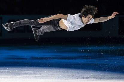 El patinador estadounidense Nathan Chen compite en el 'Skate America Skate 2018' en el 'Angel of the Winds Arena' en Everett, Washington (EE UU).