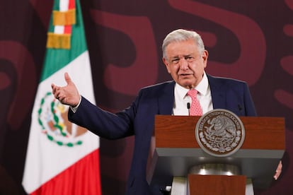 Andrés Manuel López Obrador, durante su conferencia matutina de este lunes, en Ciudad de México.