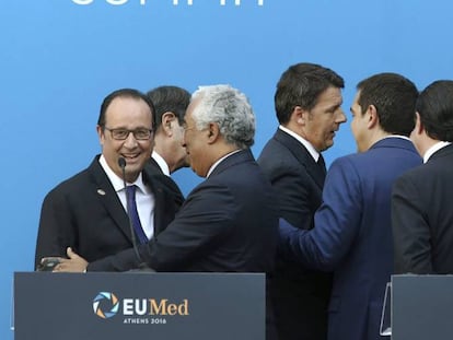 Los siete mandatarios europeos, en la reunión de Atenas.