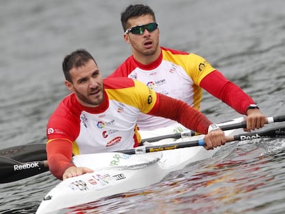 Cristian Toro (d) con Saúl Craviotto en el Mundial de Duisburg de 2016.