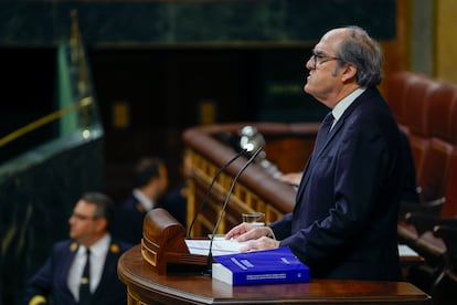 El Defensor del Pueblo, ?ngel Gabilondo, durante la presentacin del informe sobre los abusos sexuales en el mbito de la Iglesia catlica, este jueves en el Congreso.