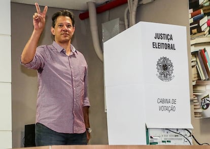 Fernando Haddad (PT) vota em São Paulo.