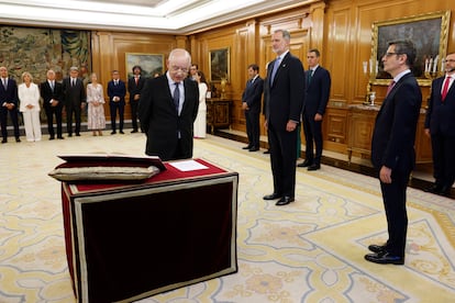 José Luis Costa Pillado, uno de los nuevos vocales del Consejo General del Poder Judicial, durante el juramento o promesa presidido por el rey Felipe VI en el Palacio de la Zarzuela.