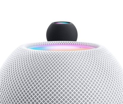 Homepod Mini en colores blanco y negro.