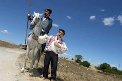 Los muñecos de látex de José Luis Rodríguez Zapatero (izquierda) y Pedro Solbes, en <i>Don Quijote del guiñol.</i>