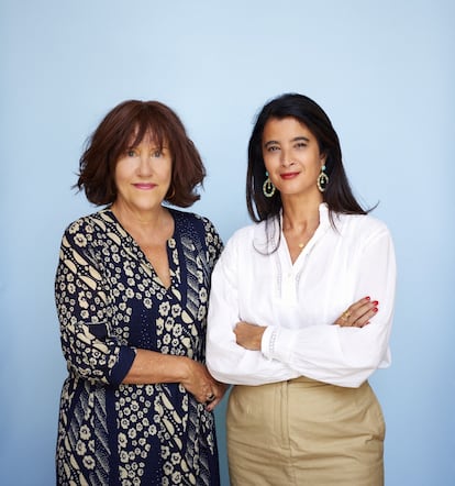 Las periodistas Raphaëlle Bacqué y, a la derecha, Vanessa Schneider en una imagen cedida promocional.
