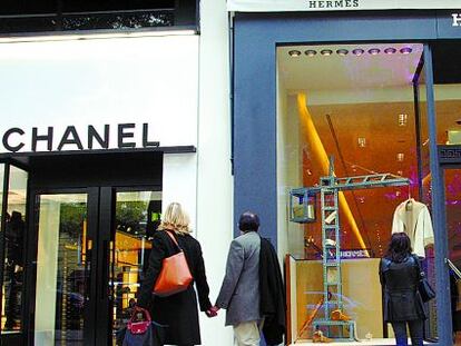 Tiendas de Chanel y Herm&egrave;s en la Villa de Oro de Madrid.