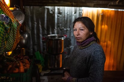 Ilaria Aimé Gutiérrez, de 37 años, trabaja preparando alimentos y vendiéndolos en la calle.