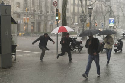 Los ciudadanos no esperaban las lluvias torrenciales caídas en las últimas horas