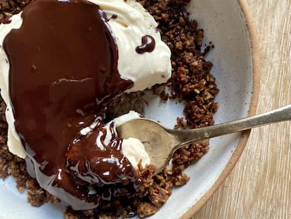 Crujiente de galleta y café con mascarpone y chocolate