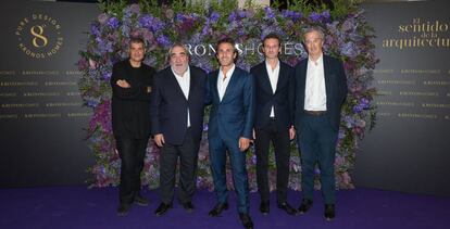 Rafael Aranda, Eduardo Souto de Moura, Saïd Hejal, Pablo Bofill y Rafael de La-Hoz, el pasado martes, durante la presentación de 'La esencia de la arquitectura'.  