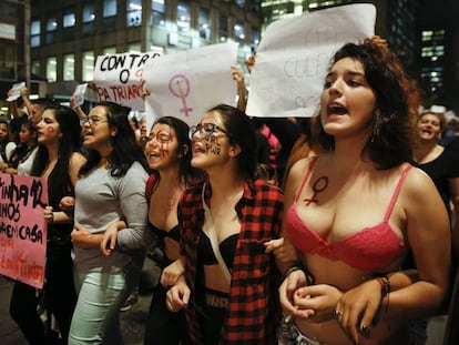 Mujeres protestan en São Paulo contra las violaciones.