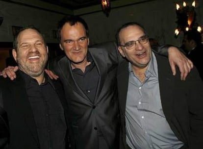 De izquierda a derecha, Harvey Weinstein, Tarantino y Bob Weinstein, el pasado mes de marzo.