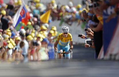 Nibali, en la meta de Chamrousse este viernes.