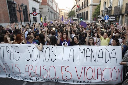 People protesting outside the Ministry of Justice in Madrid.