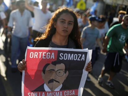 Una manifestante durante una protesta contra Daniel Ortega en Managua, en 2018.